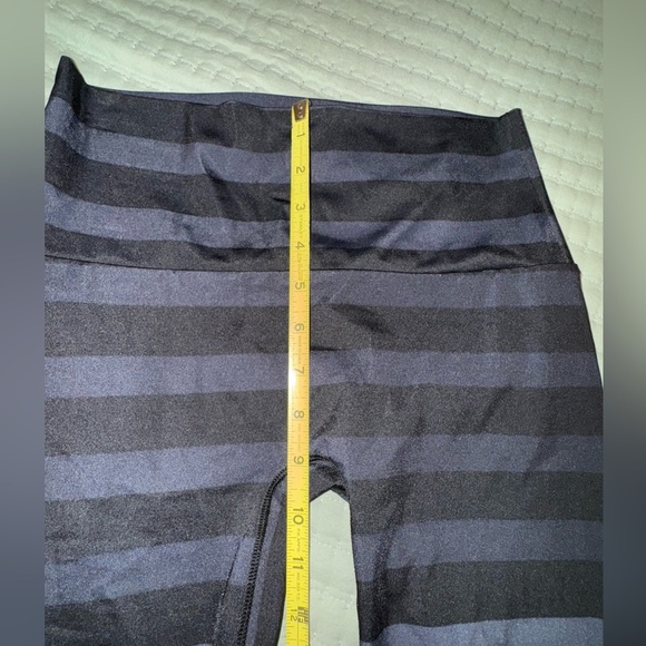 K-Deer Black and Gray Striped Leggings.  Size Large VGUC - Picture 8 of 8
